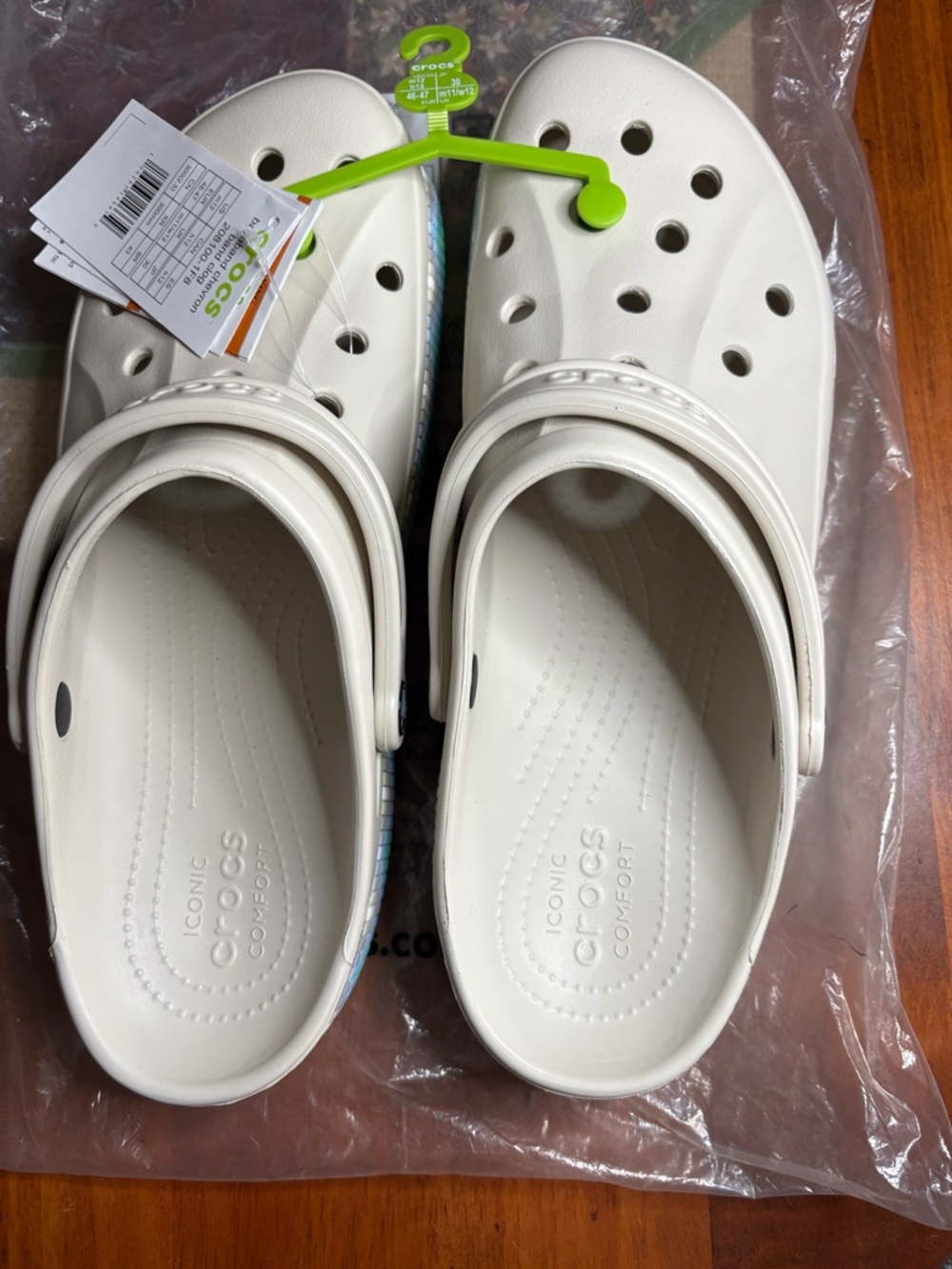 CROCS Classic Slip-On Loafers in White -
NO BOX 45/12 - Picture 4 of 8